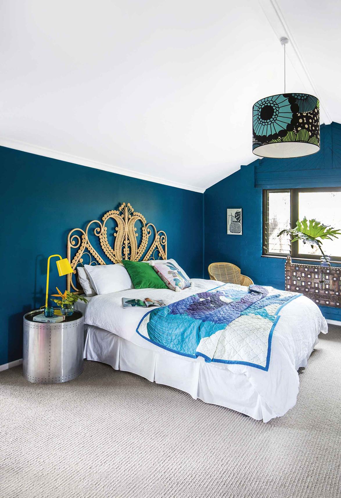 Nội thất phòng ngủ theo hướng tối giản nhưng vẫn nổi bật về màu sắc